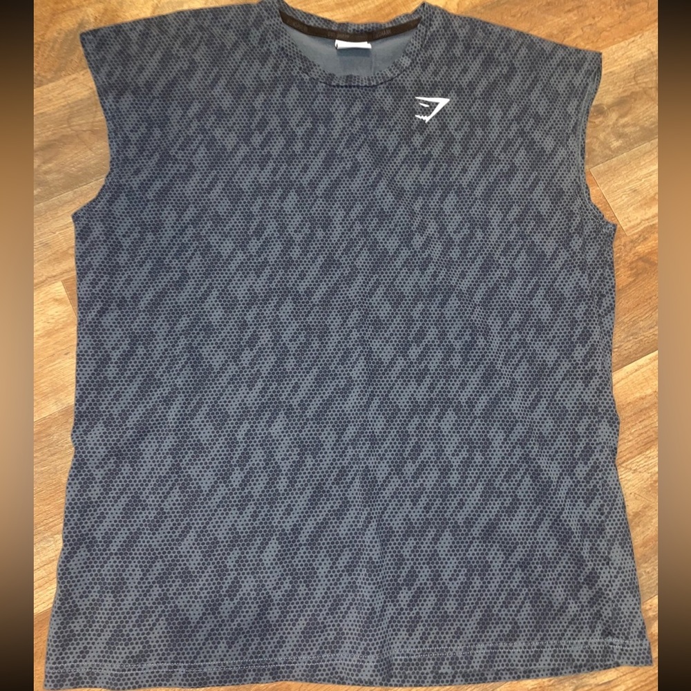 Gymshark Black and Gray Short Sleeve Tee